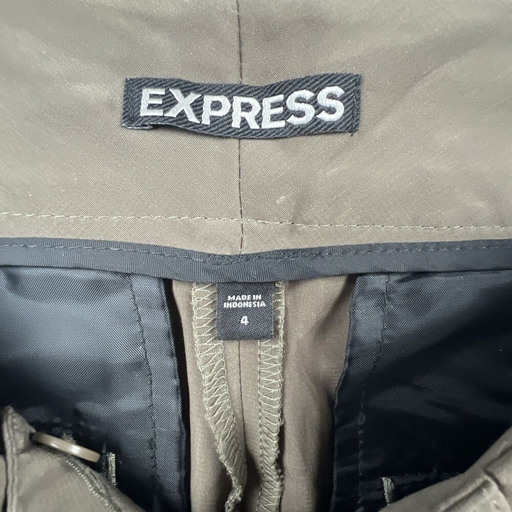 Express Brown Shorts Pleated Cuffed Silky Look Size 4 - Picture 4 of 5